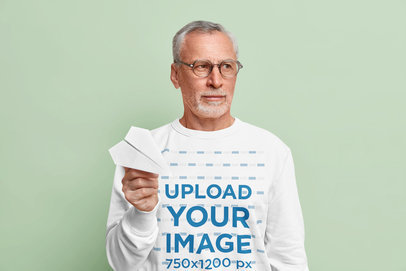 Sweatshirt Mockup Featuring an Elderly Man with a Paper Plane m9552 r-el2