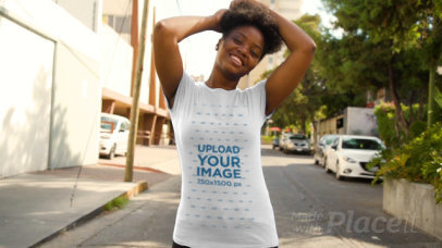 T-Shirt Video of a Woman with a Kinky Ponytail