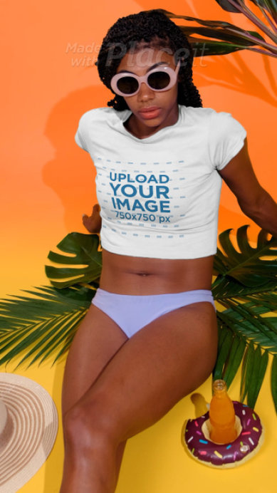 Crop Top Video Featuring a Woman in a Summer Outfit 