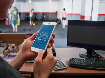 Mockup fo an iPhone 6 at a Crossfit Gym