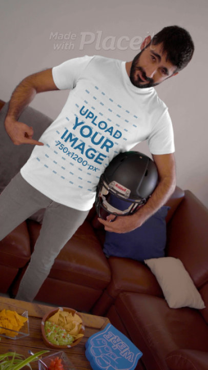 Video of a Football Fan Wearing a T-Shirt 4506v