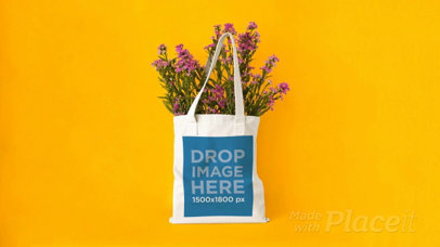 Stop Motion of a Tote Bag With Flowers on a Yellow Room a13666