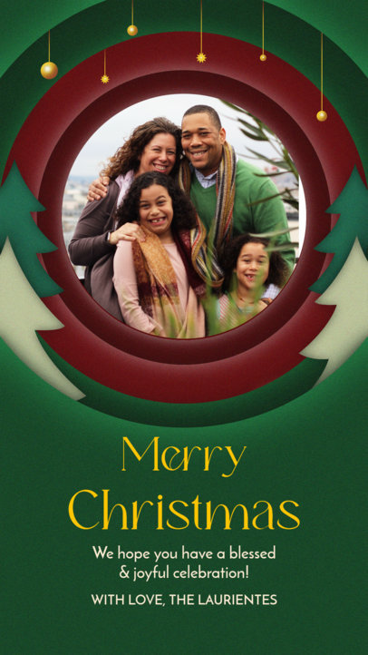 Instagram Story Template Featuring Family Portraits for the Holidays 5072