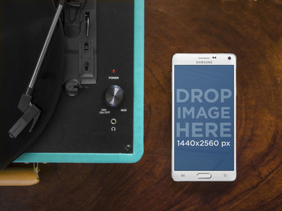 Samsung Galaxy Note 4 on Vinyl Player 