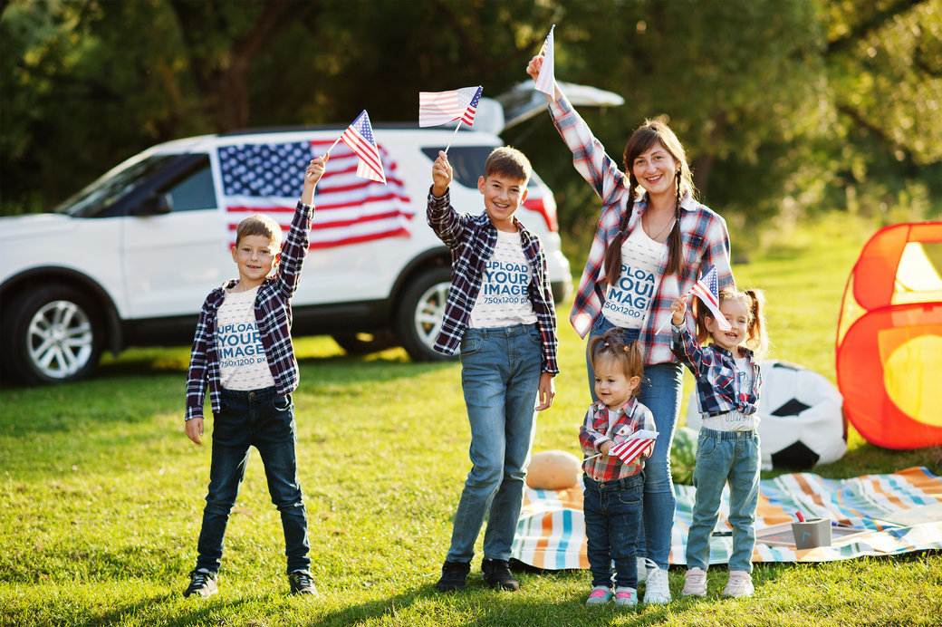 Labor Day Mockup Featuring a Family Wearing Heathered Round-Neck T-Shirts