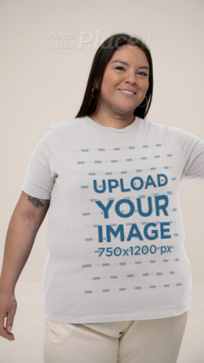 Round-Neck T-Shirt Video of a Smiling and Confident Woman Posing in a Studio 7123v