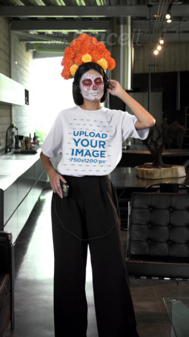 Spooky Video of a Woman in a Catrina Costume Wearing a T-Shirt