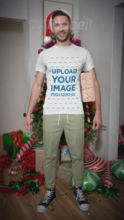 Gildan and Bella Canvas T-Shirt Video Featuring Two Men and Women Celebrating Christmas