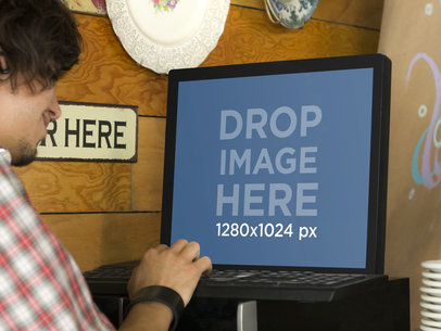 Restaurant Waiter Entering Orders to LG Flatron T1710