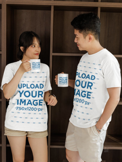 Gildan Tee Mockup of a Man and Woman Chatting While Holding Coffee Mugs m39739