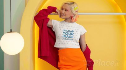 Bella Canvas Crop Top Video Featuring a Woman With a New Pop Wave Style 8953v