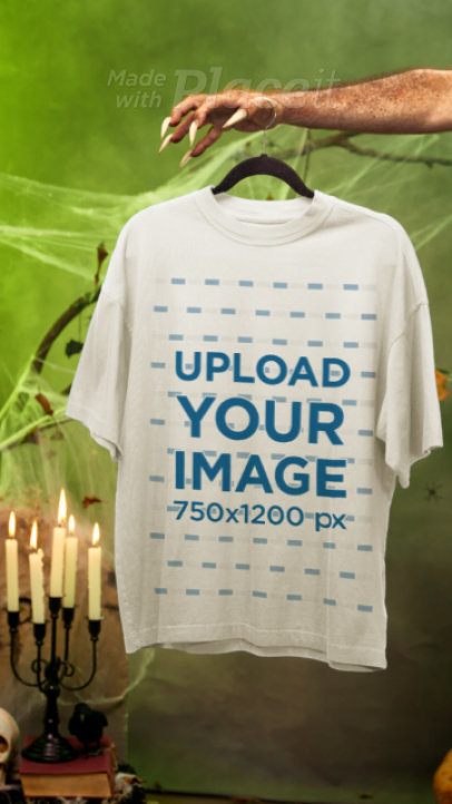 Oversized T-Shirt Video Featuring a Halloween's Monster Hand 8970v