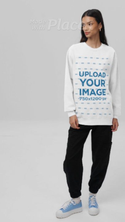 Comfort Colors Video Featuring a Woman Wearing a Sweatshirt in a Studio 9045v