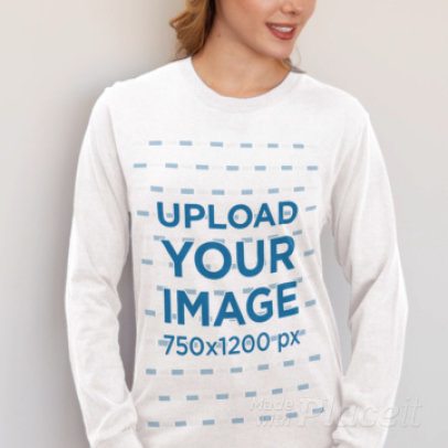 Comfort Colors Video Featuring a Woman Wearing a Long-Sleeve Tee in a Homemade Feel Aesthetic 9113v