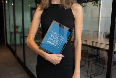 Mockup of a Corporate Woman Carrying an iPad 22820