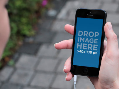 Music Black iPhone 5 Street Right