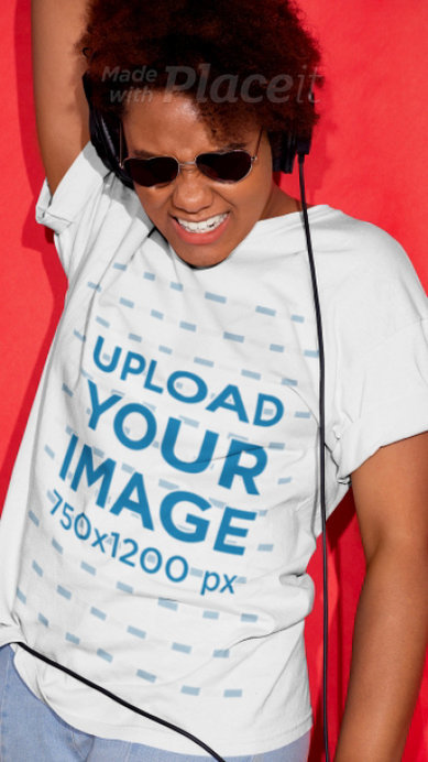 T-Shirt Video of a Woman with Heart Sunglasses Dancing 