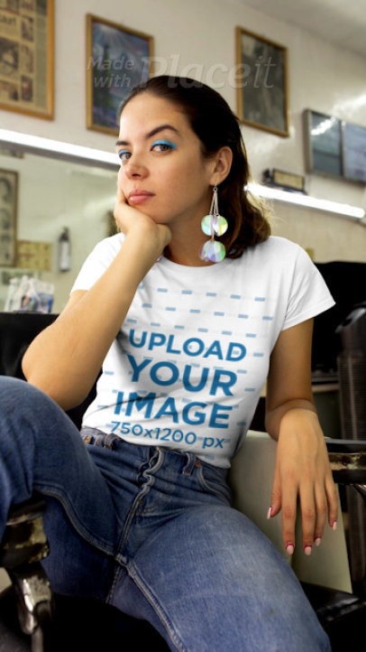 T-Shirt Video in Stop Motion of a Woman in a Vintage Room 