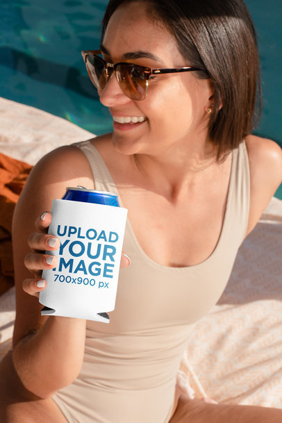 Koozie Mockup of a Woman at a Spring Break Party