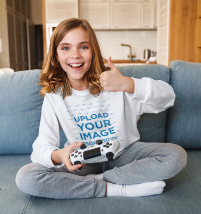 Sweatshirt Mockup of a Little Girl Playing Video Games 39408-r-el2