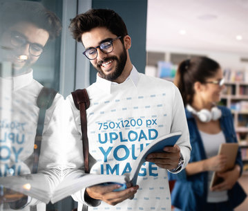 Sweatshirt Mockup of a Bearded Man at a Library 44000-r-el2
