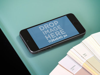 iPhone 5s Grey Portrait On Crystal Surface