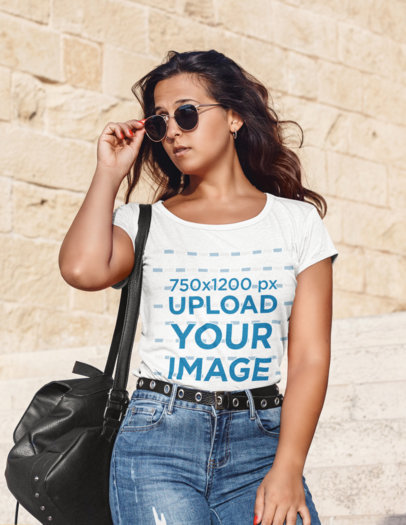 Mockup of a Female Tourist With Sunglasses Wearing a Heathered T-Shirt