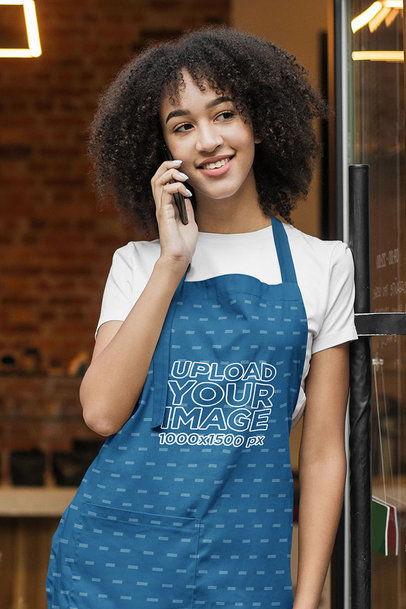 Apron Mockup of a Barista Taking a Break From Work m2863-r-el2