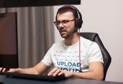 T-Shirt Mockup of a Pro Gamer Doing a Streaming