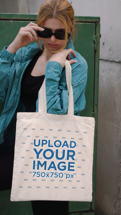 Tote Bag Video of a Woman With Cool Eye Makeup