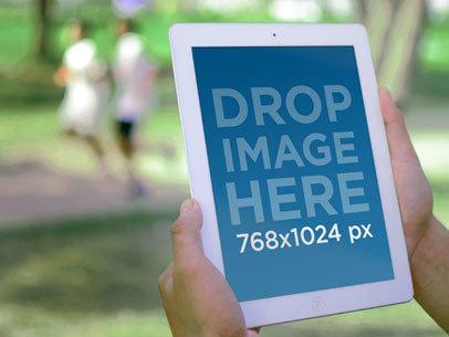 White iPad Retina Display Park