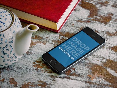 Apple iPhone 5s Grey Portrait Tea Potter